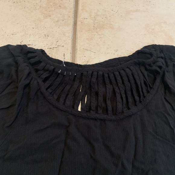 Maurices Black Cut-Out Detail Short Sleeve Top, Size XS - Picture 2 of 7